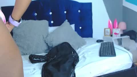 Snapshot of amanda_daniels chatting on January 15, 2025, 12:04 pm amanda online show from January 15, 2025, 12:04 pm