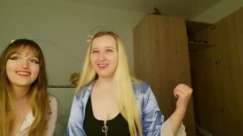 Snapshot of amanda_sherr chatting on June 17, 2026, 5:32 am Amanda online show from June 17, 2026, 5:32 am
