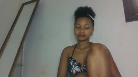 amandaaa25 online show from September 21, 2025, 7:10 am