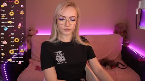 Snapshot of amandaafire chatting on January 18, 2025, 2:12 pm Amanda online show from January 18, 2025, 2:12 pm