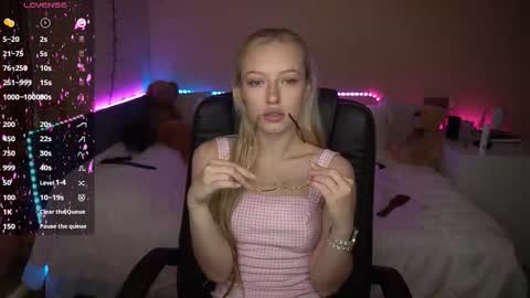 Snapshot of amandaafire chatting on October 13, 2025, 6:02 am Amanda online show from October 13, 2025, 6:02 am