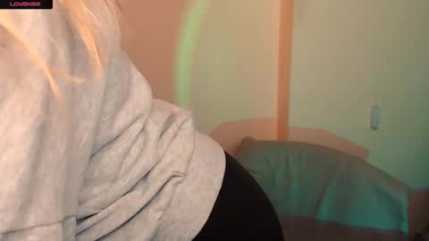 Amanda online show from November 1, 2025, 8:38 am