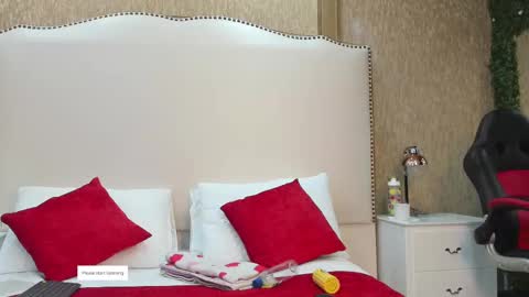 luna online show from September 29, 2025, 11:15 am