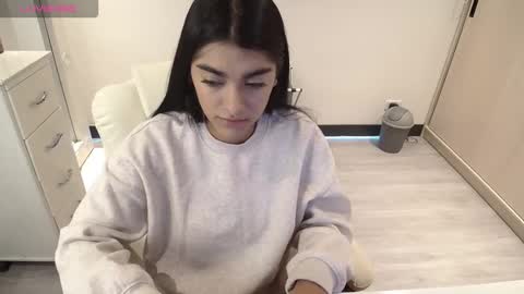 amara_silk online show from January 9, 2026, 2:14 am