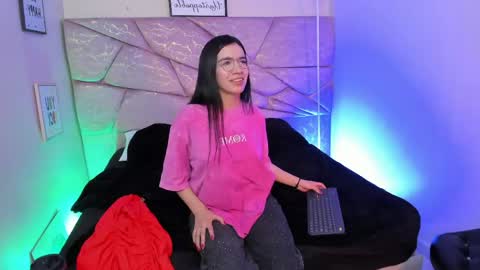 amara velle  online show from April 17, 2026, 1:14 pm