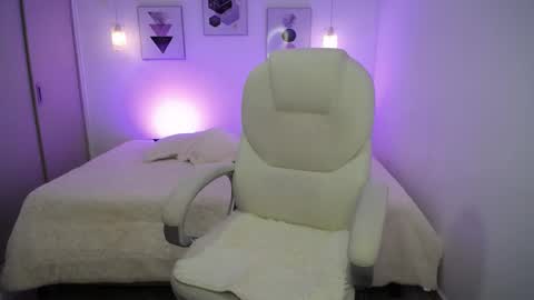 Amarantha online show from October 4, 2025, 1:53 pm