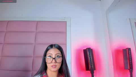 amaranttaylunay online show from April 29, 2026, 8:15 pm