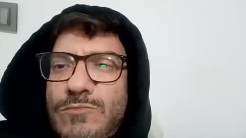 amaras5 online show from November 19, 2025, 1:27 am