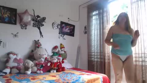 amaris_c online show from November 28, 2025, 3:14 pm