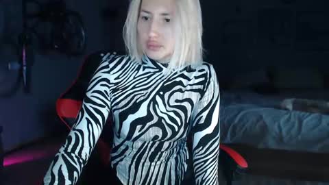 Snapshot of amayamalina chatting on December 8, 2024, 9:13 am Malina online show from December 8, 2024, 9:13 am