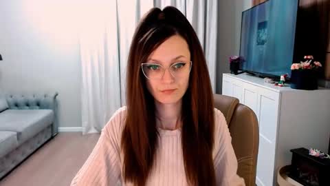 Snapshot of amazingeyes89 chatting on December 12, 2024, 3:05 pm Izza online show from December 12, 2024, 3:05 pm