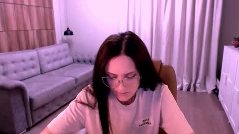 Izza online show from April 19, 2026, 1:21 pm