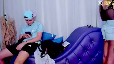 3some HORNY KIMGOOD GIRL LOOKING TO EXPERIENCE ALL KINDS OF SHOW online show from October 13, 2025, 8:31 pm