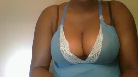 Snapshot of ambar_jasiri chatting on January 7, 2025, 7:38 pm Mia online show from January 7, 2025, 7:38 pm