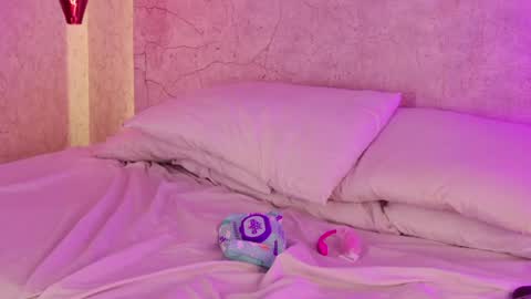 ambar_midnigth online show from July 7, 2026, 6:47 am