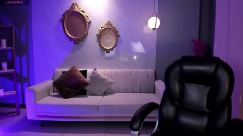 Ambar  online show from November 22, 2025, 11:53 am