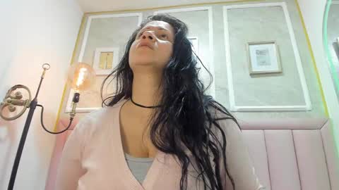   online show from November 22, 2025, 3:38 am