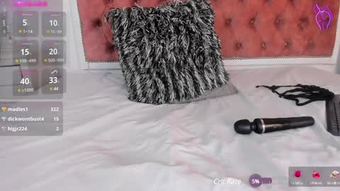 Snapshot of amber_roose75 chatting on January 8, 2025, 9:34 pm julieta  online show from January 8, 2025, 9:34 pm