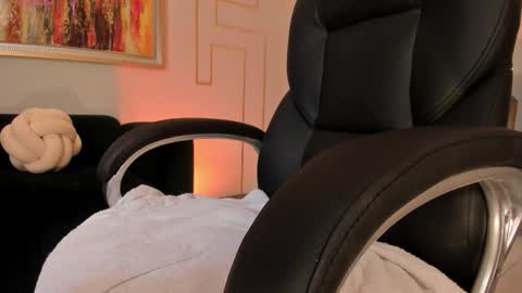 Amber  online show from October 30, 2025, 1:29 am