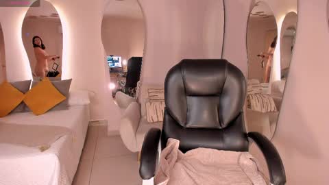 Amber  online show from April 5, 2026, 5:10 pm