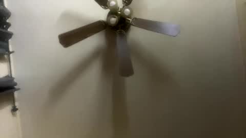 amberkni online show from April 23, 2026, 9:19 am