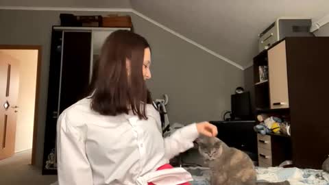 Elizabeth online show from November 8, 2025, 7:41 am