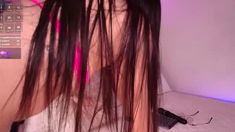 Snapshot of ambermoss_ chatting on February 1, 2025, 9:54 am Amber online show from February 1, 2025, 9:54 am