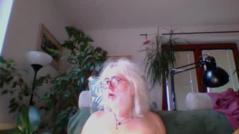 Amberr11 online show from December 19, 2024, 12:45 pm