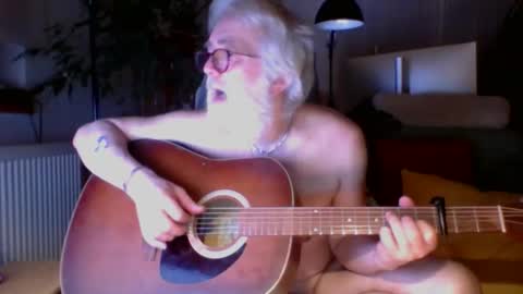 Amberr11 online show from February 9, 2026, 11:53 pm