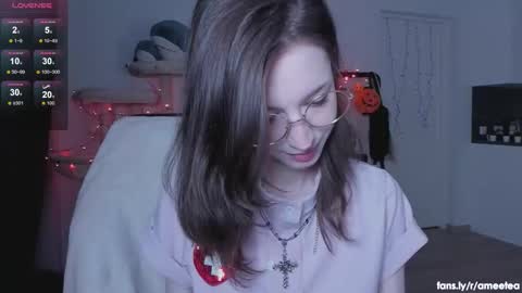 Snapshot of ameetea chatting on November 3, 2025, 8:43 pm amy online show from November 3, 2025, 8:43 pm