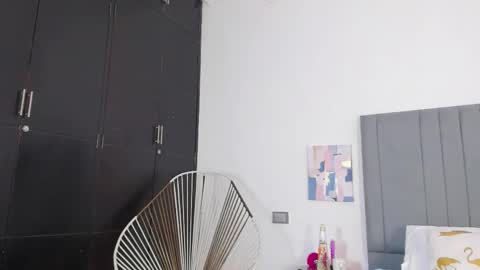 Snapshot of ameli_kirs chatting on February 28, 2025, 5:37 pm Amelia online show from February 28, 2025, 5:37 pm