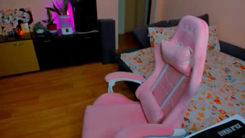 Eileen online show from October 18, 2025, 4:08 pm