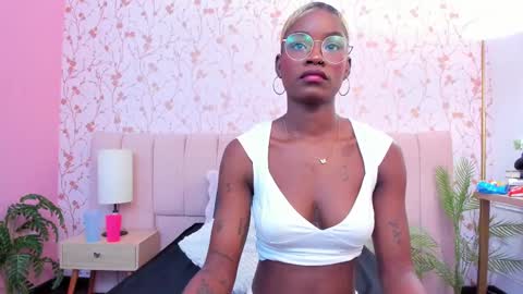 Amelia Adams online show from November 19, 2025, 7:14 pm