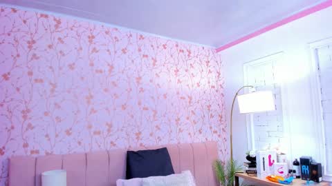 Amelia Adams online show from November 24, 2025, 7:02 pm