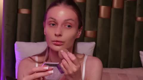 Amelia online show from May 27, 2026, 7:33 pm