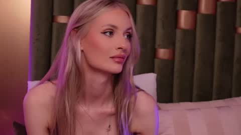 Snapshot of ameliaangell chatting on June 10, 2026, 7:46 pm Amelia online show from June 10, 2026, 7:46 pm