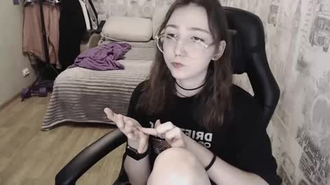 Snapshot of ameliakamishiro chatting on December 2, 2024, 12:29 pm Amelia online show from December 2, 2024, 12:29 pm