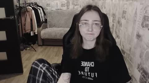 Snapshot of ameliakamishiro chatting on December 11, 2024, 1:39 pm Amelia online show from December 11, 2024, 1:39 pm