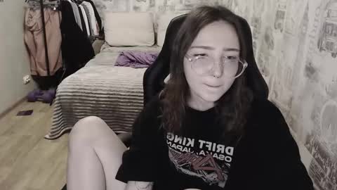 Snapshot of ameliakamishiro chatting on December 19, 2024, 2:57 pm Amelia online show from December 19, 2024, 2:57 pm