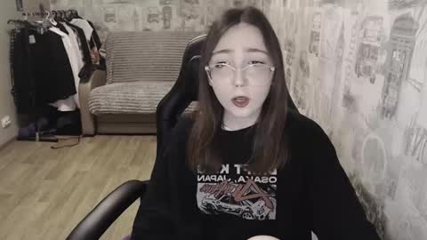 Snapshot of ameliakamishiro chatting on January 17, 2025, 3:32 pm Amelia online show from January 17, 2025, 3:32 pm