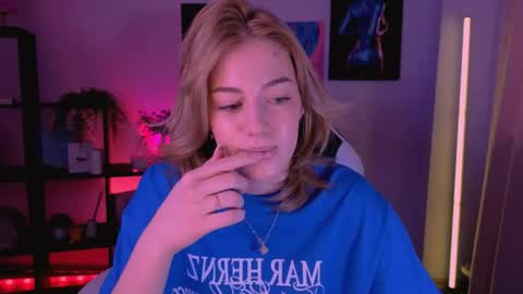 ameliarosaline online show from May 13, 2026, 2:42 am