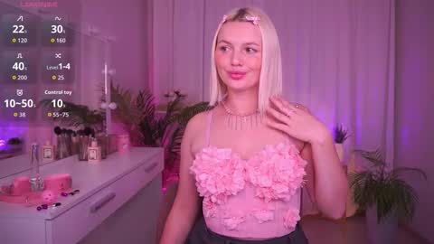 Snapshot of ameliawells chatting on October 9, 2025, 6:22 am  Amelia  online show from October 9, 2025, 6:22 am