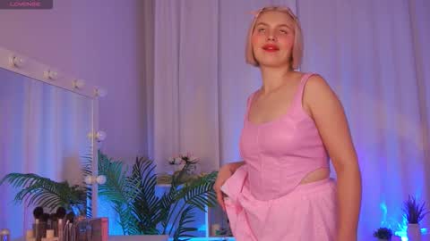 Snapshot of ameliawells chatting on October 16, 2025, 4:57 am  Amelia  online show from October 16, 2025, 4:57 am