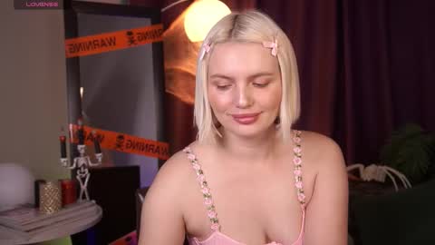 Snapshot of ameliawells chatting on October 29, 2025, 4:37 am  Amelia  online show from October 29, 2025, 4:37 am