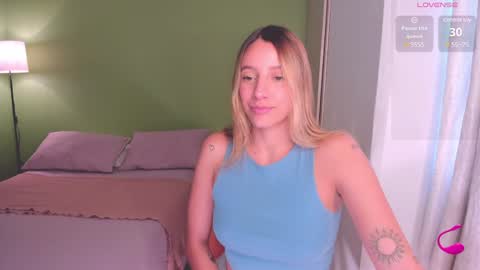 Amelie Graham online show from February 3, 2025, 8:24 pm