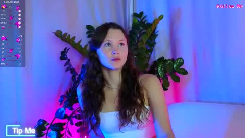 AmeliRoyse online show from September 21, 2025, 5:03 pm