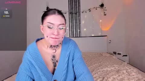 Snapshot of ameliya_sun chatting on March 3, 2025, 5:18 pm Aylin online show from March 3, 2025, 5:18 pm