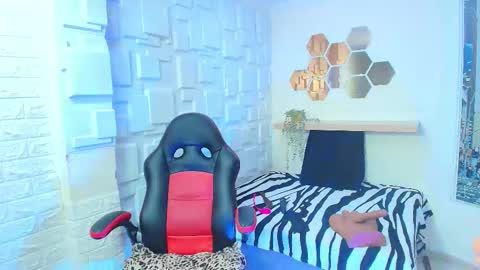 Snapshot of amell_thomson chatting on January 16, 2026, 11:25 am Amell Thomson online show from January 16, 2026, 11:25 am