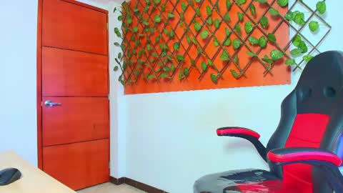 Amell Thomson online show from April 17, 2026, 11:02 am