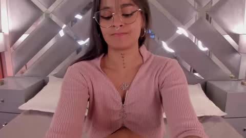 amelli_colette online show from September 21, 2025, 12:40 pm